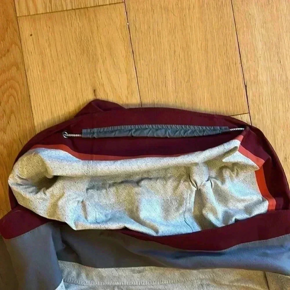 REI shell - Picture 15 of 16